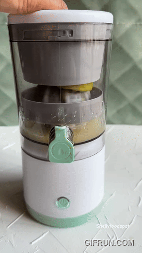 Cordless Electric Citrus Juicer – USB Rechargeable, 360° Rotation for Lemons & Oranges
